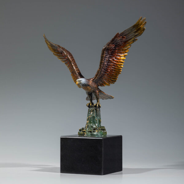 metal eagle sculpture
