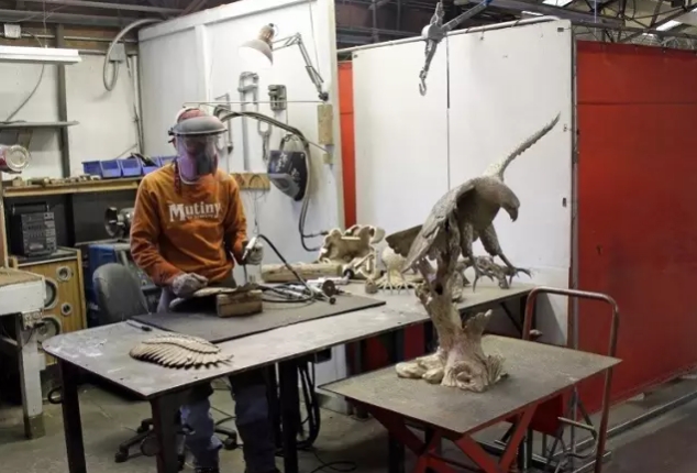 make bronze sculpture